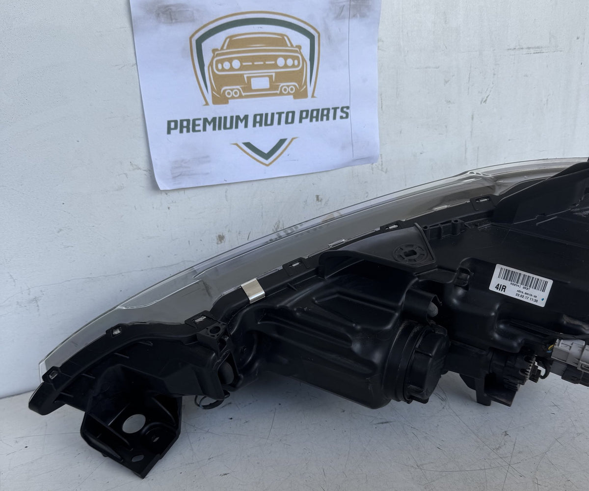 2017 Mitsubishi Outlander GF*W Station Wagon Right Headlight