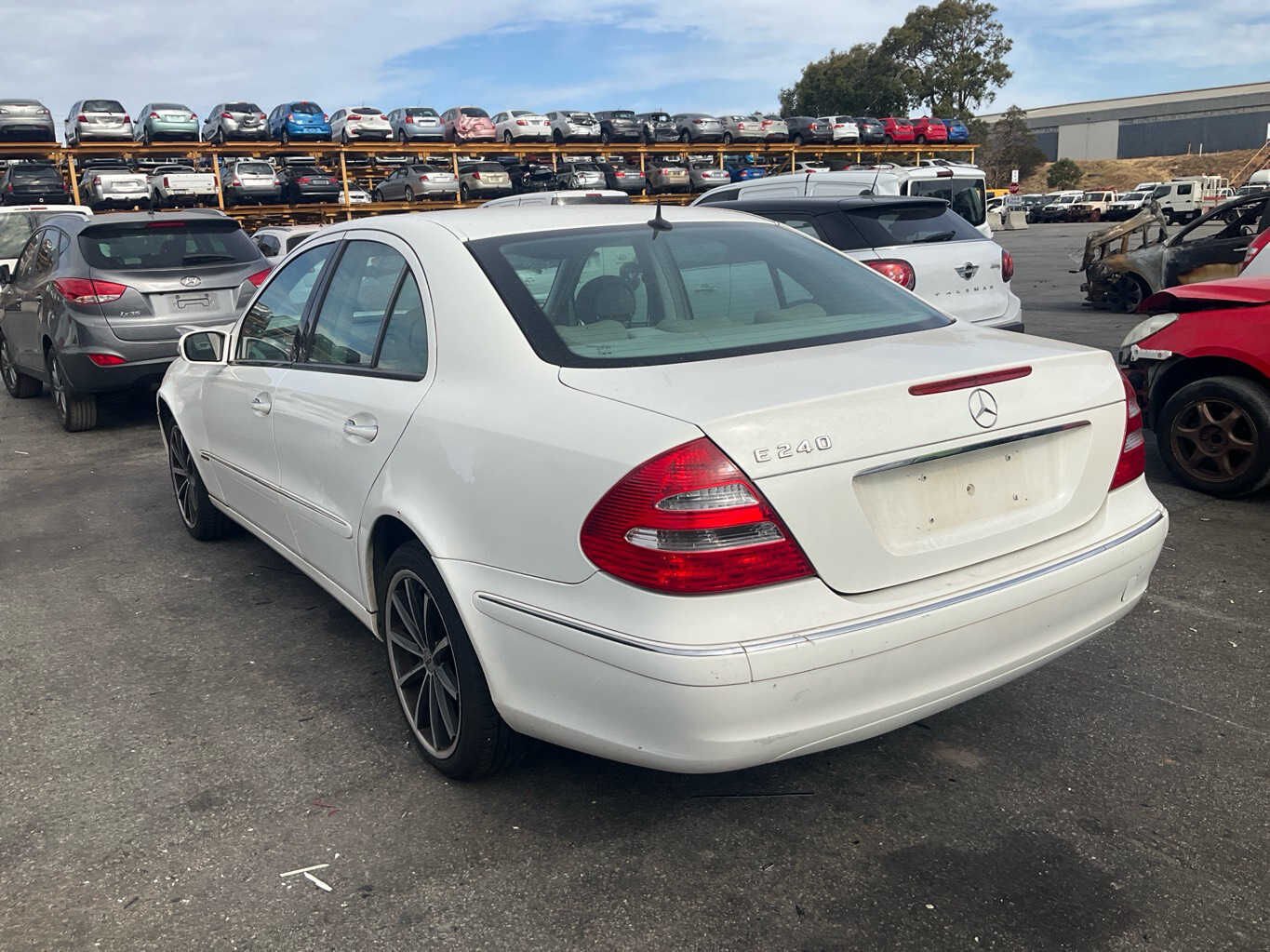 2004 Mercedes-Benz E240  W210Sedan 
Mercedes-Benz
E240