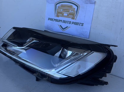 2016 Volkswagen Touareg Station Wagon Left Headlight