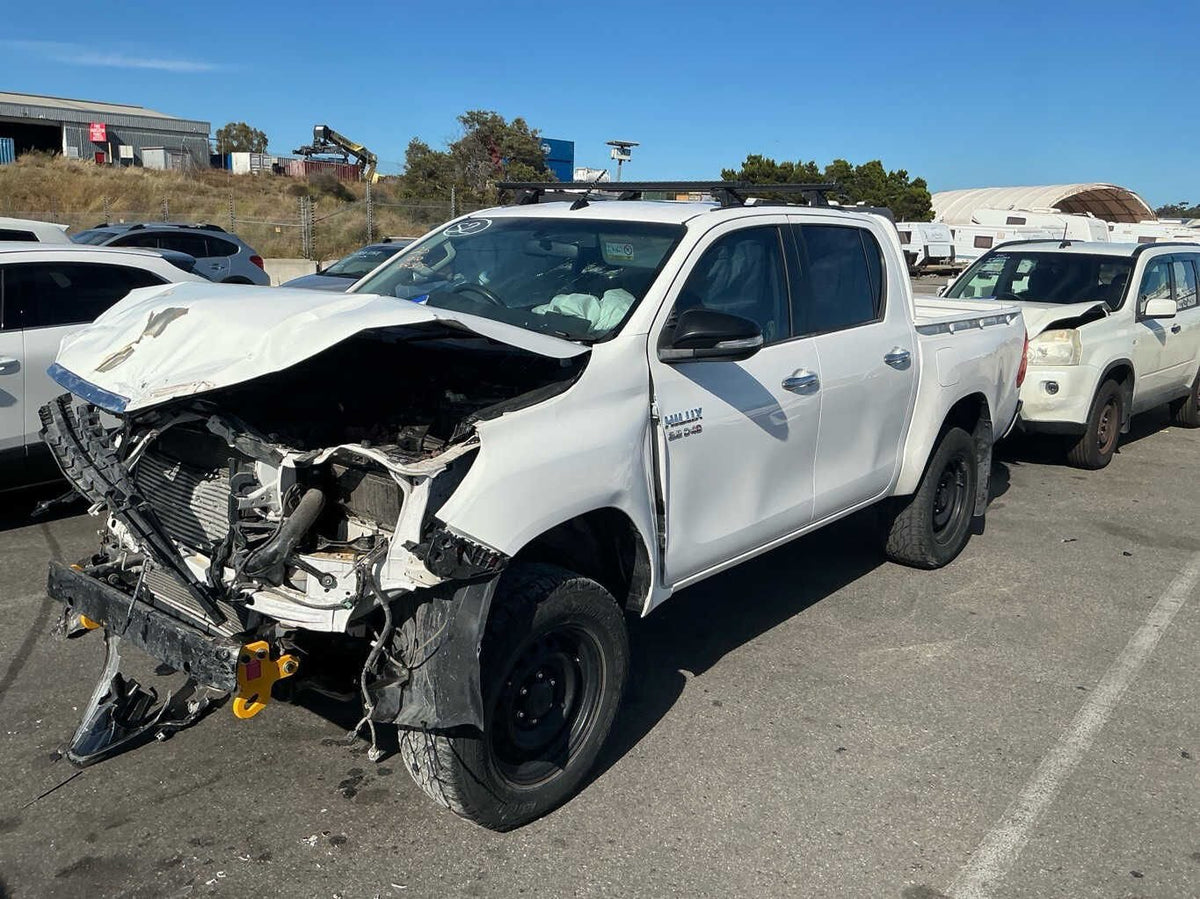 2016 Toyota Hilux SR