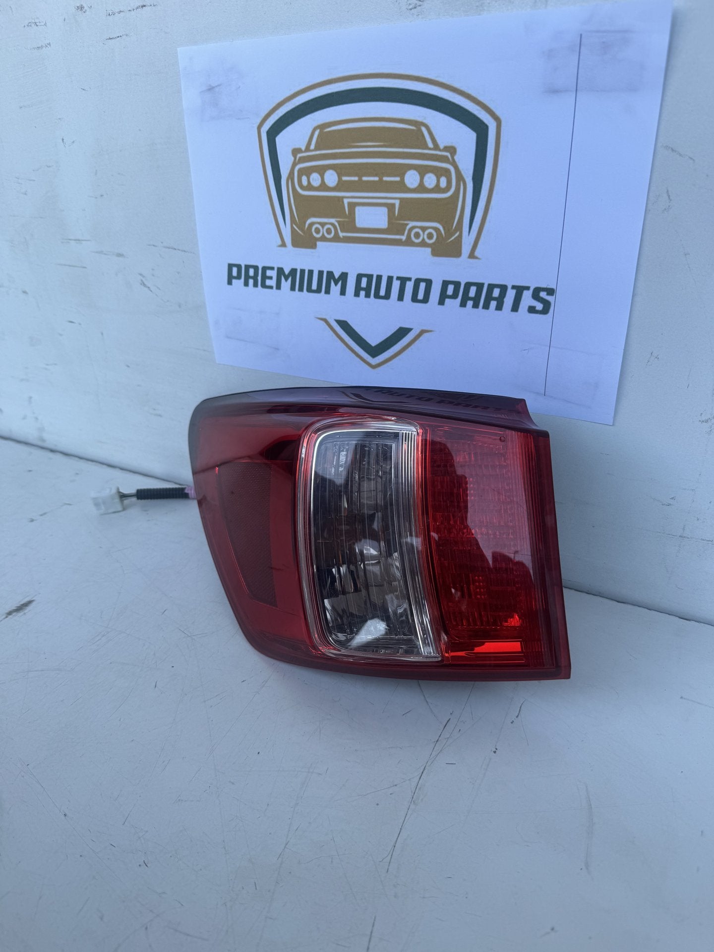 2010  E20 Left Taillight