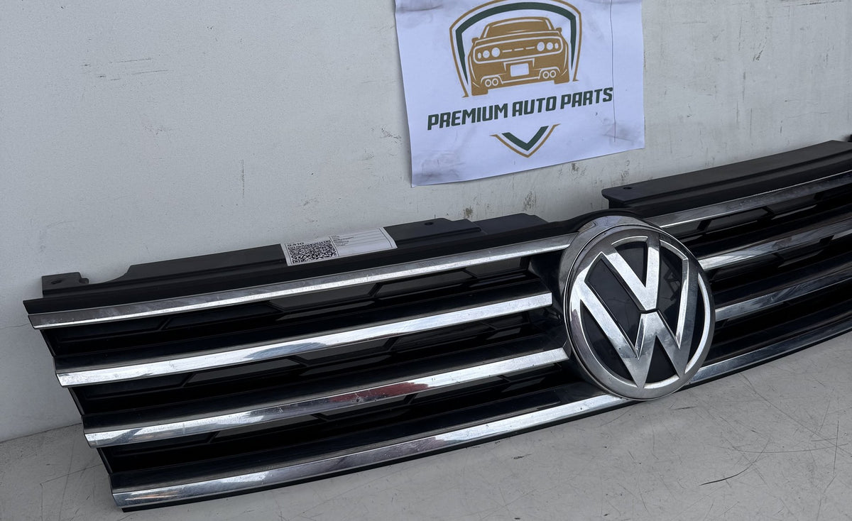 2015 Volkswagen Touareg MK2 - 7P Station Wagon Grille
