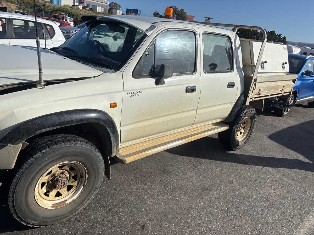 2002 Toyota Hilux N100