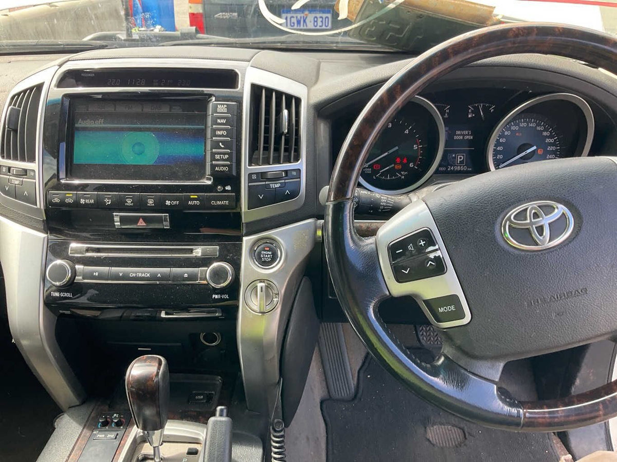 2014 Toyota Land Cruiser J200