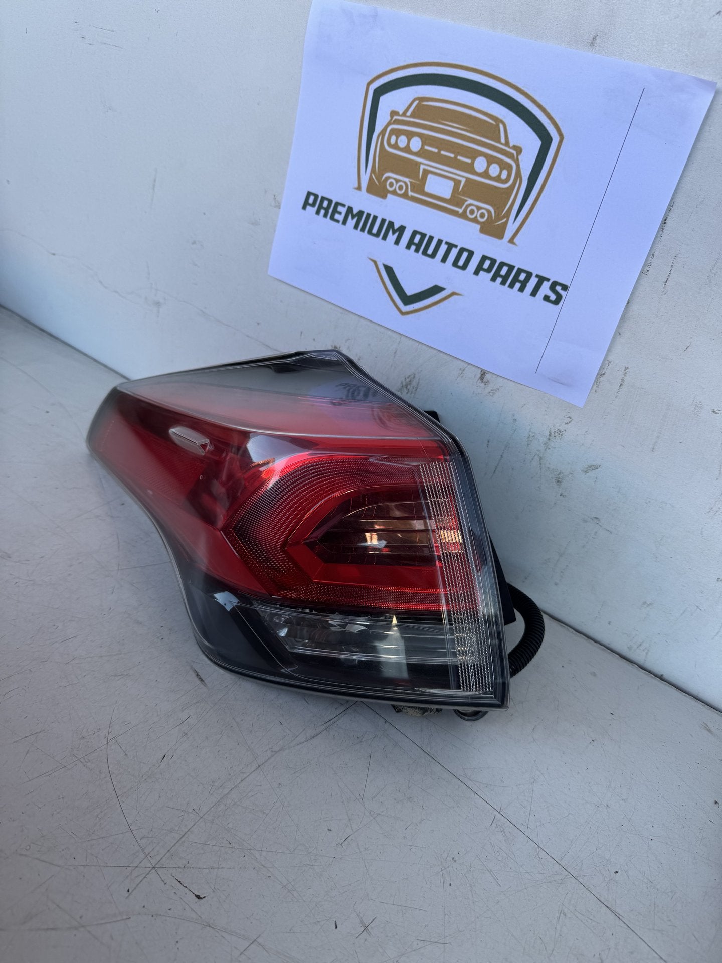 2017 Toyota RAV4 Station Wagon Left Taillight