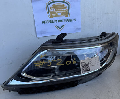 2013 Kia Sorento XM Station Wagon Left Headlight L009G5900GV