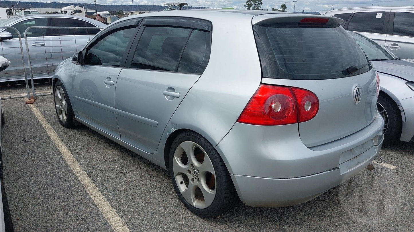 2005 Volkswagen Golf  Hatchback 
Volkswagen
Golf