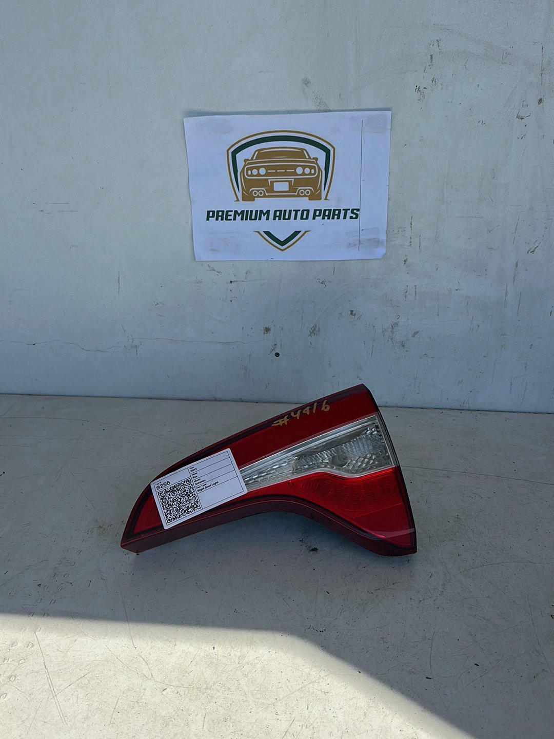 2013 Kia Sorento XM Station Wagon Right Boot Light