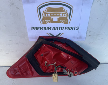 2006   Right Taillight