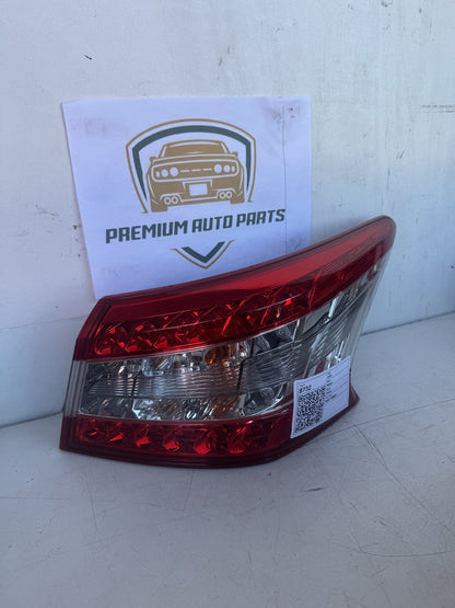 2014 Nissan Pulsar B17 Sedan Right Taillight