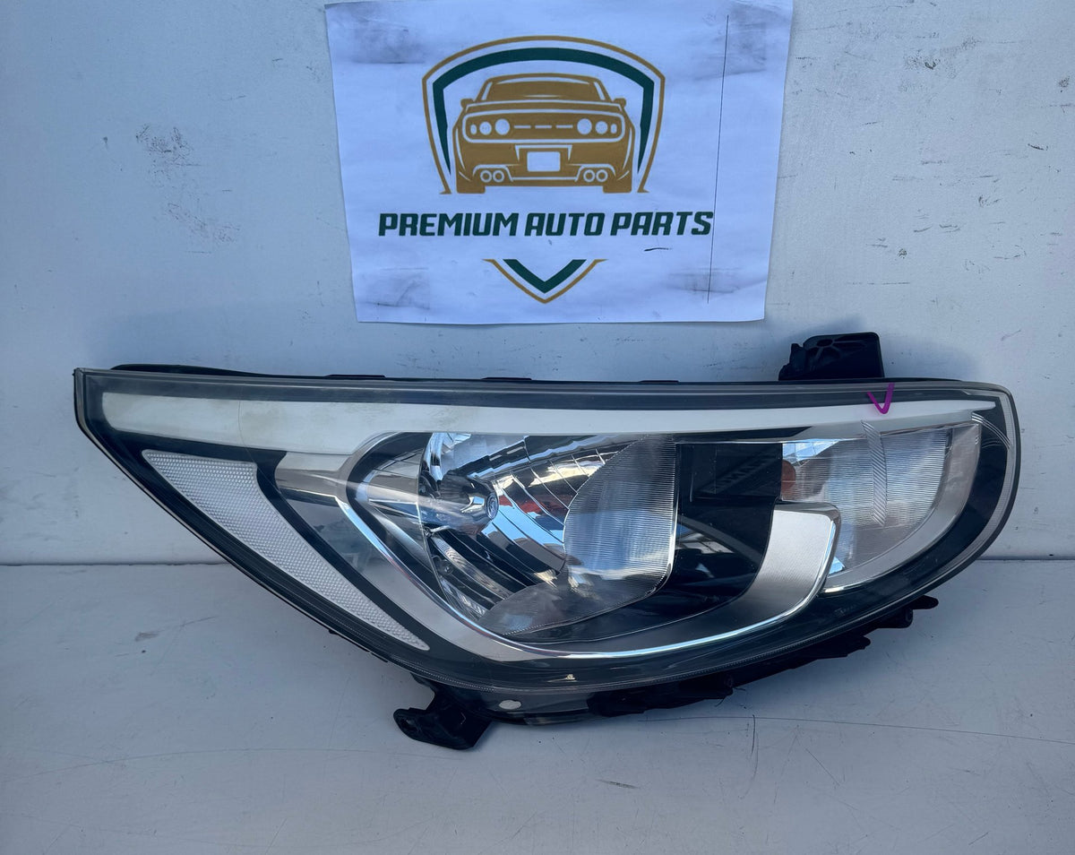 2016 Hyundai Accent Sedan Right Headlight 92102-1R7XX