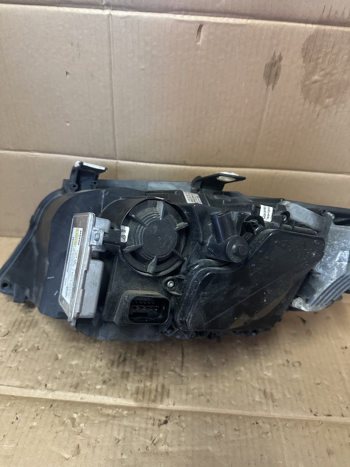 2010 BMW 320 Station Wagon Right Headlight 631172025869