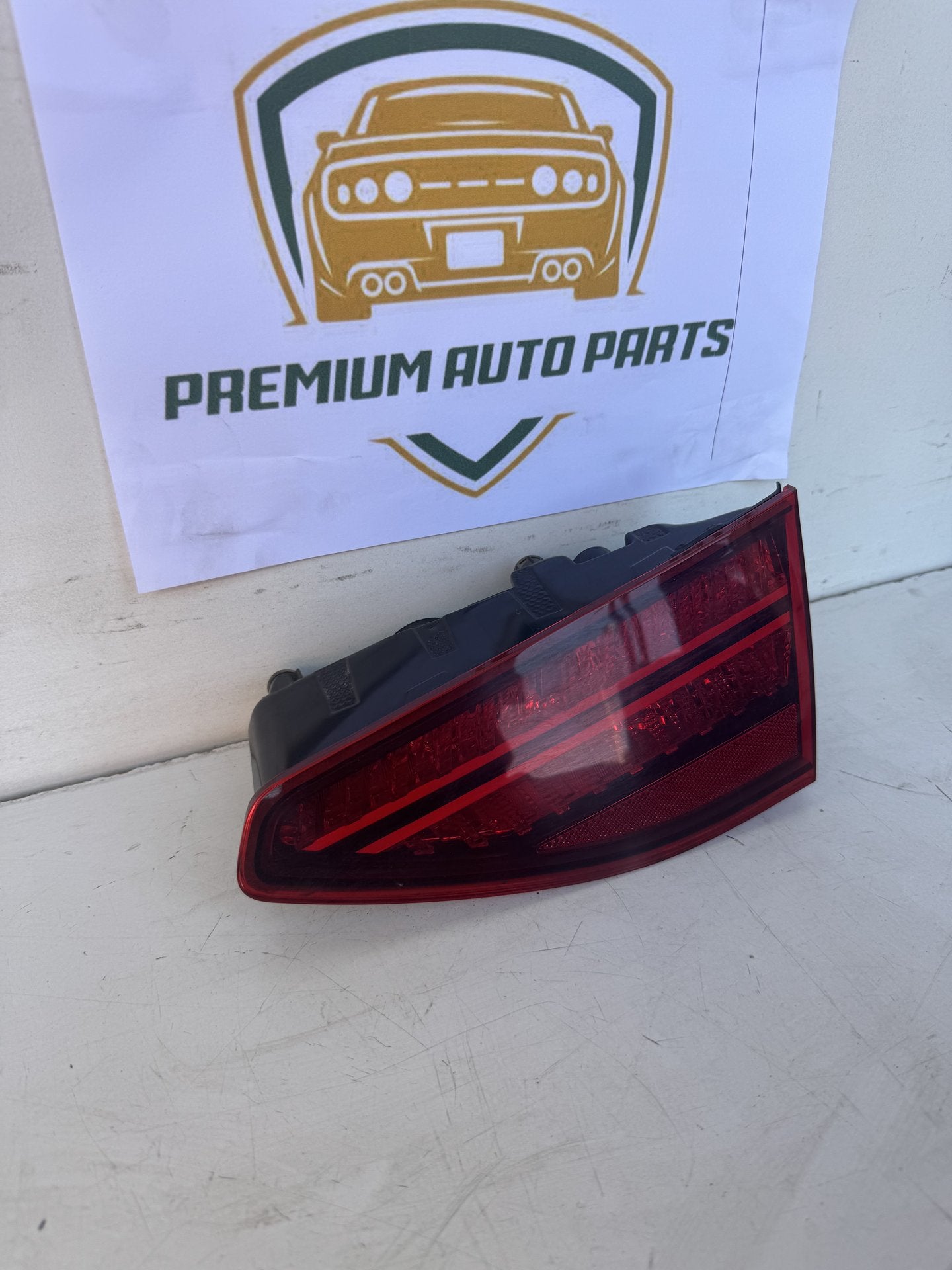 2020   Right Taillight Garnish