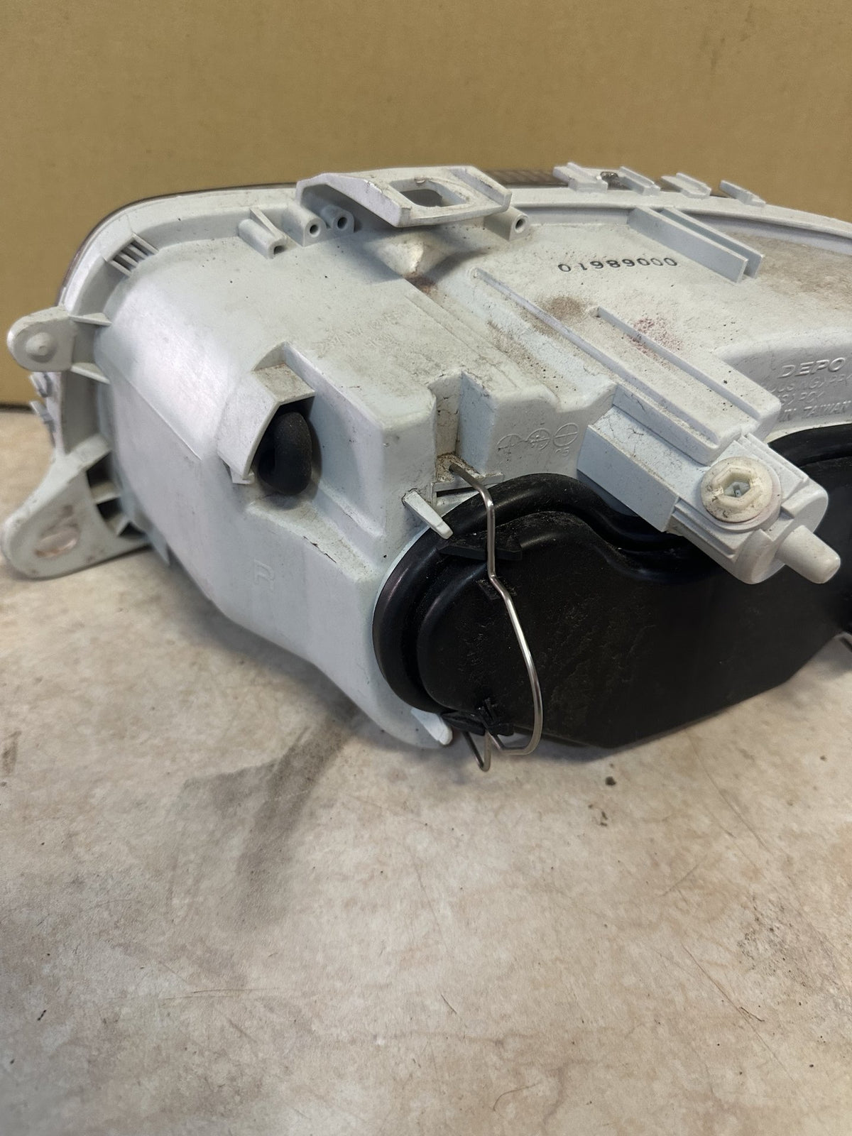 2003 Alfa Romeo 147 - Right Headlight