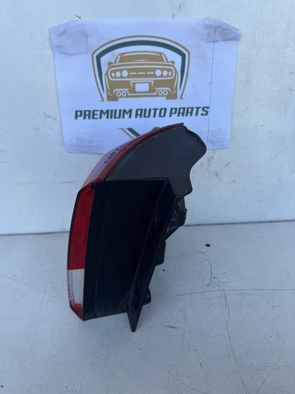 2014 Kia Sorento XM Station Wagon Left Taillight
