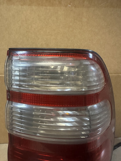 1998 Toyota Land Cruiser Land Cruiser Station Wagon Right Taillight 6070