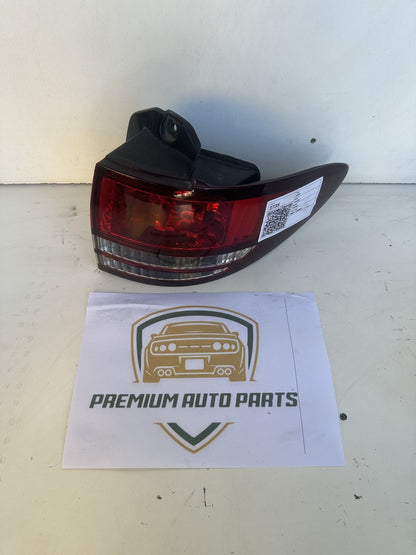 2005 Toyota Tarago R30 Station Wagon Right Taillight 23-171