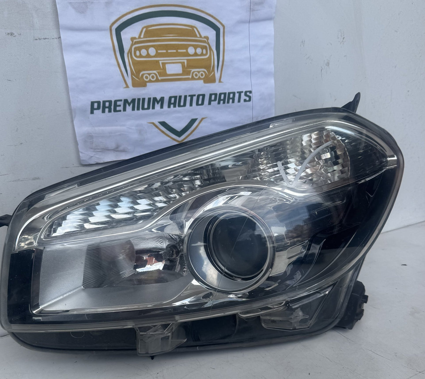 2010   Left Headlight