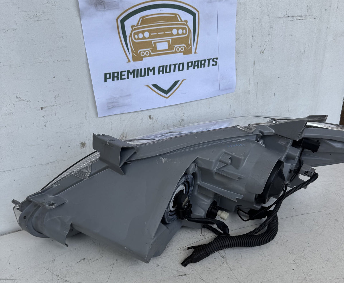 2009 Toyota Camry - Right Headlight