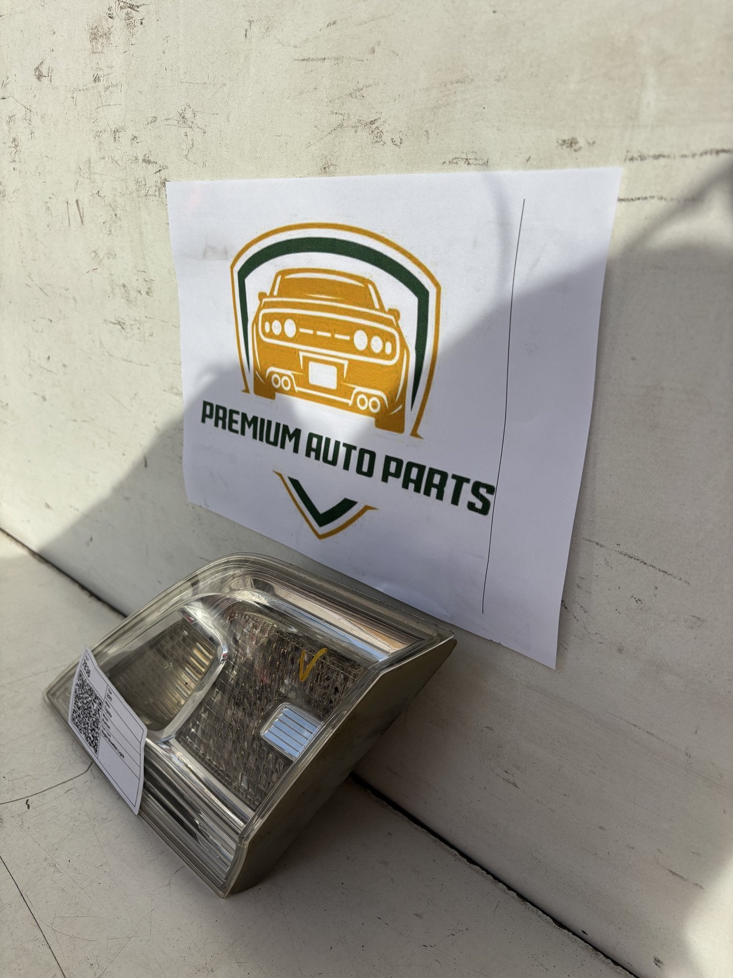 2011   Right Bootlid Light