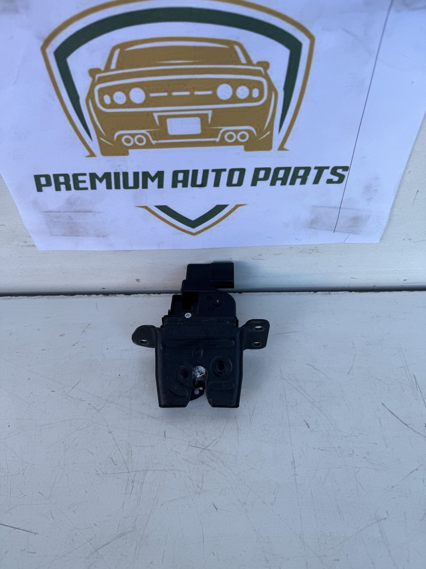 2014  GD Tailgate Lock Actuator