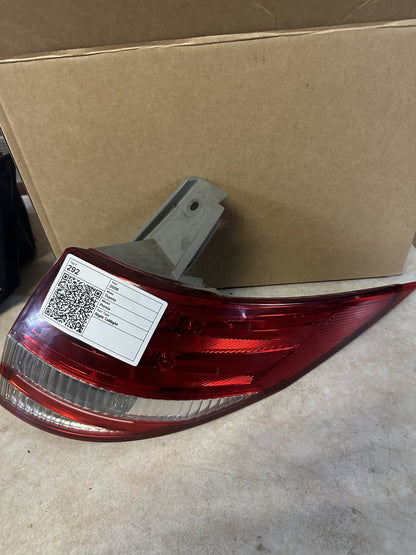 2006 Toyota Previa Station Wagon Right Taillight 28193