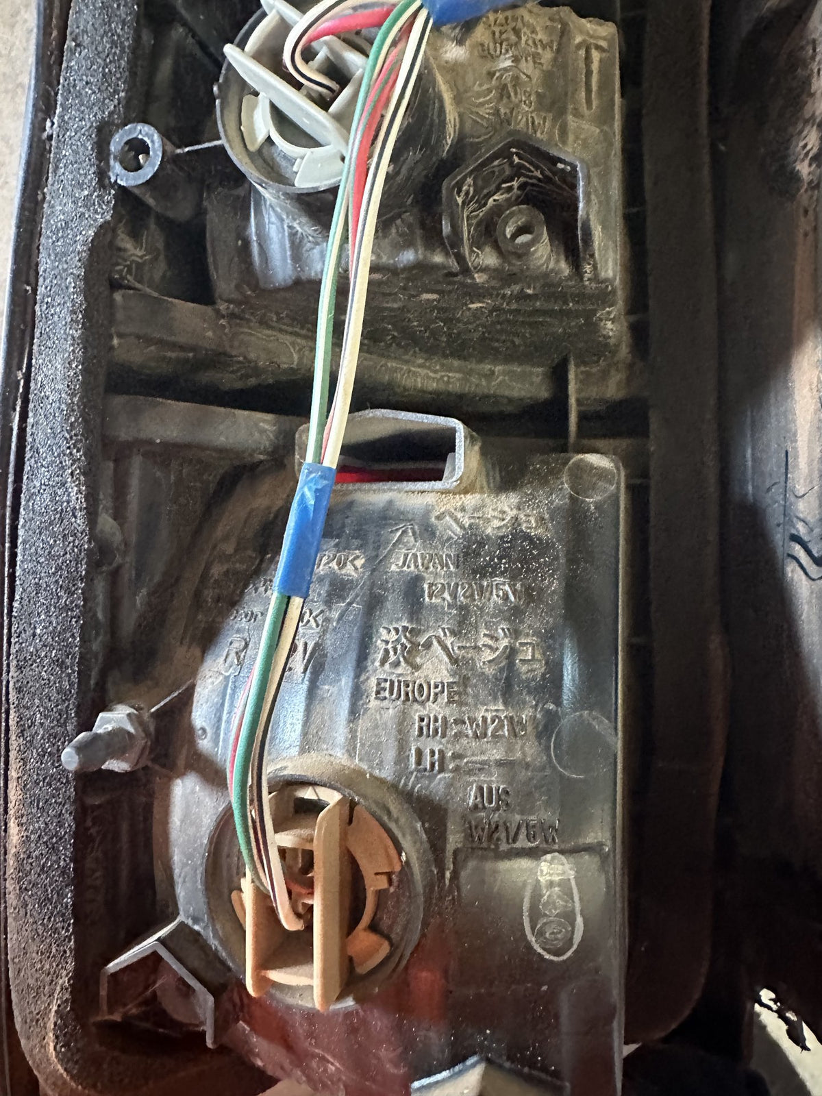 2001 Toyota Land Cruiser SUV Right Taillight 6088