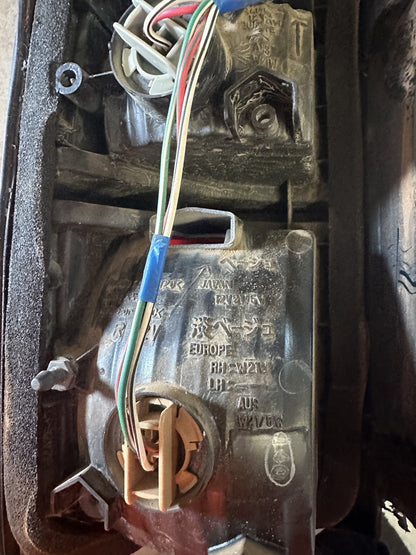 2001 Toyota Land Cruiser SUV Right Taillight 6088