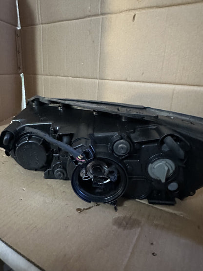 2007 Hyundai Sonata NF - Right Headlight