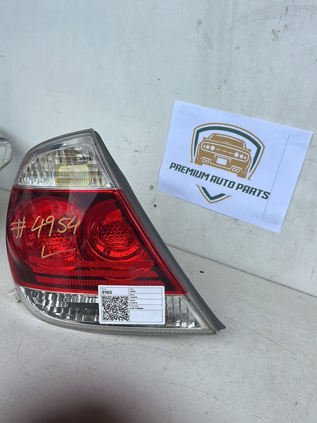 2005 Toyota Camry Sedan Left Taillight
