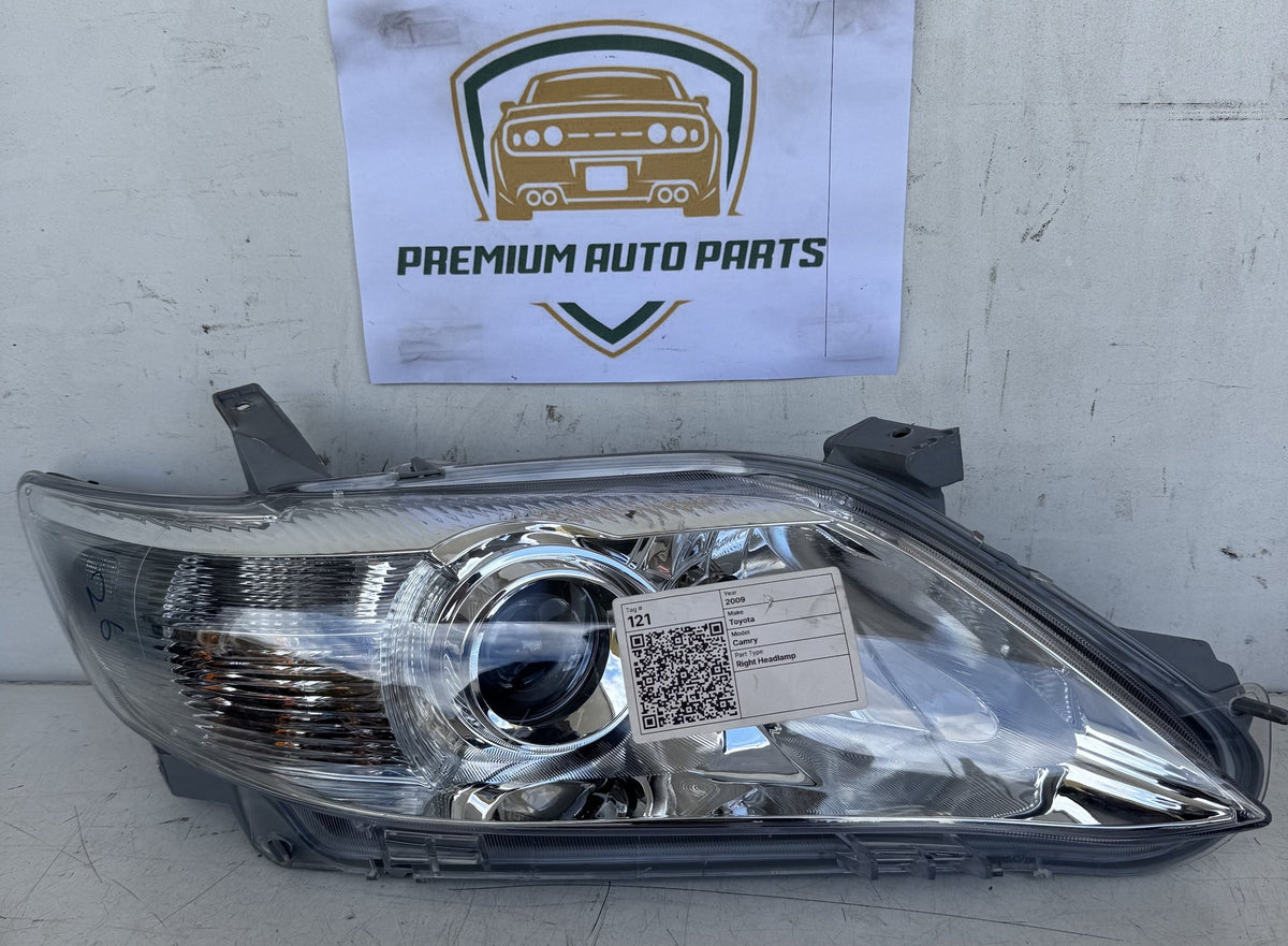 2009 Toyota Camry - Right Headlight