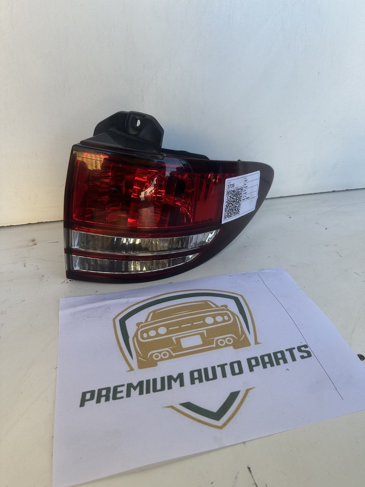 2005 Toyota Tarago R30 Station Wagon Right Taillight 23-171
