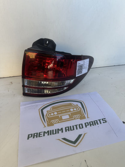 2005 Toyota Tarago R30 Station Wagon Right Taillight 23-171
