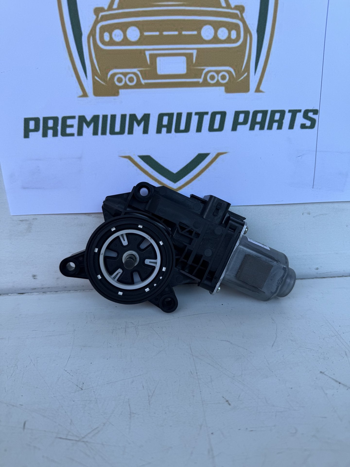 2018  AD RIGHT FRONT WINDOW MOTOR