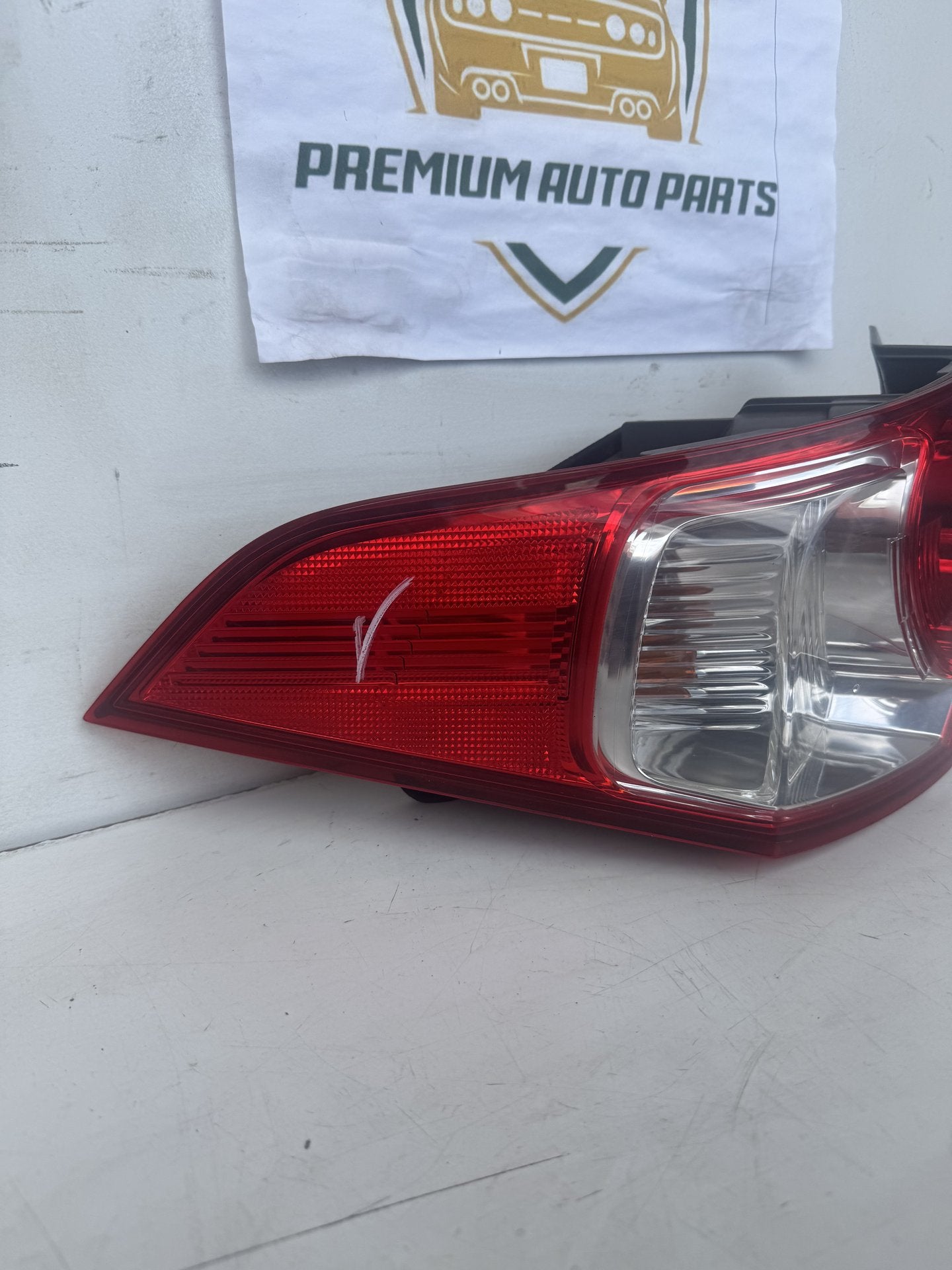 2009  CU Left Taillight