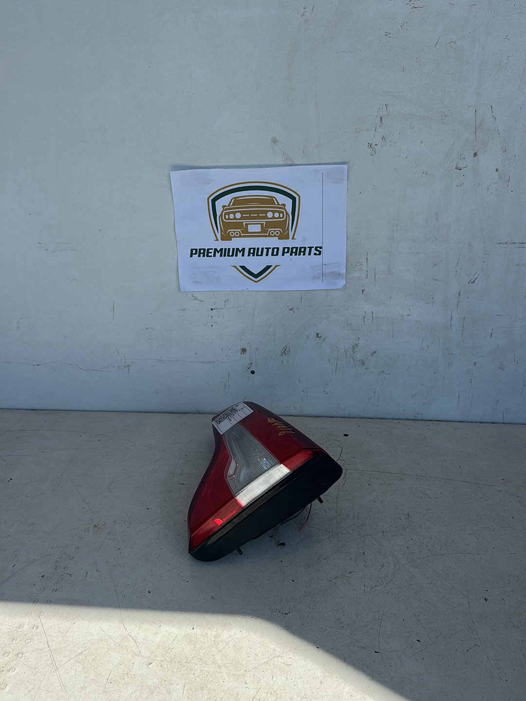 2013 Kia Sorento XM Station Wagon Right Boot Light