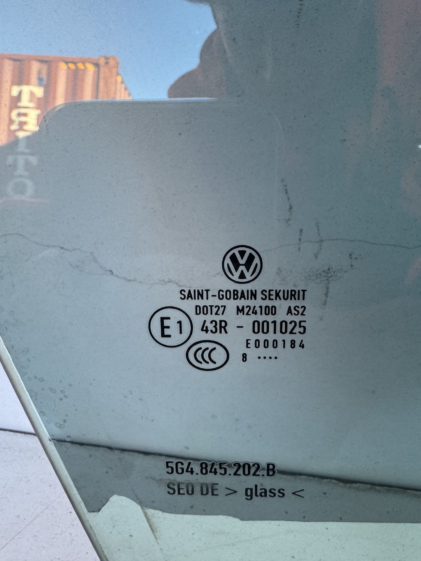 2019 Volkswagen Golf Station Wagon Right Front Door Glass
