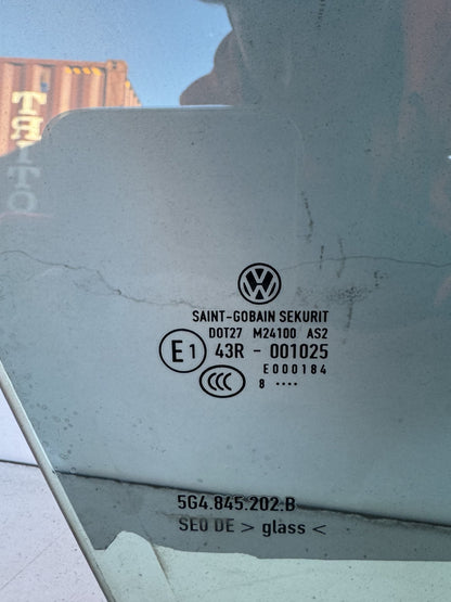 2019 Volkswagen Golf Station Wagon Right Front Door Glass