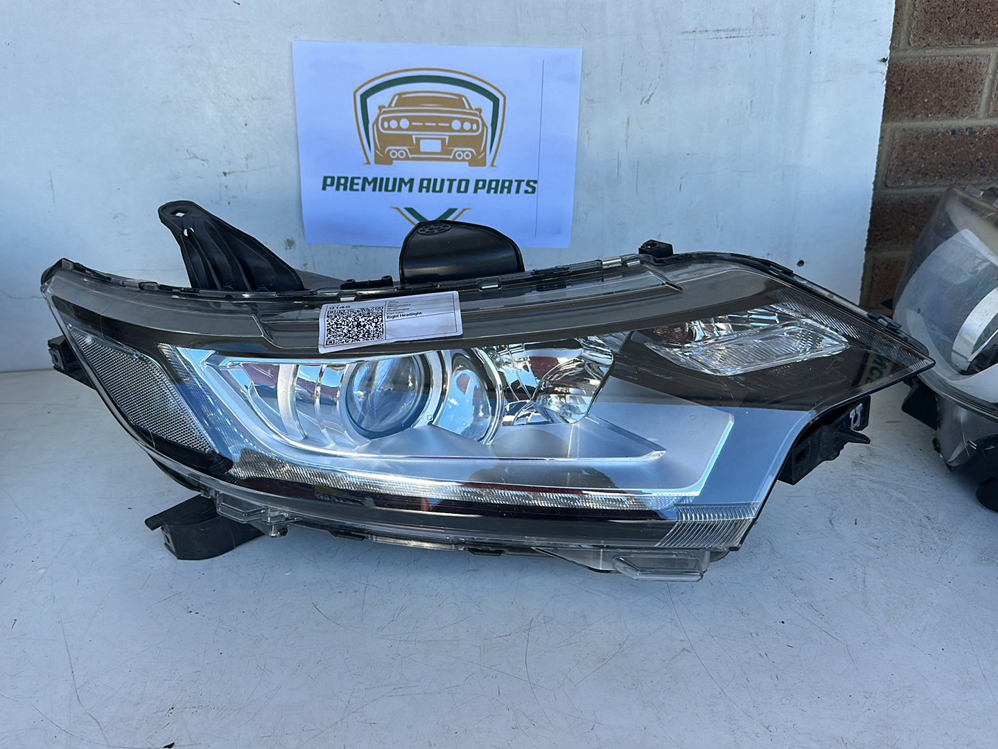 2018 Mitsubishi Outlander Station Wagon Right Headlight
