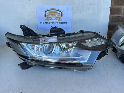 2018 Mitsubishi Outlander Station Wagon Right Headlight