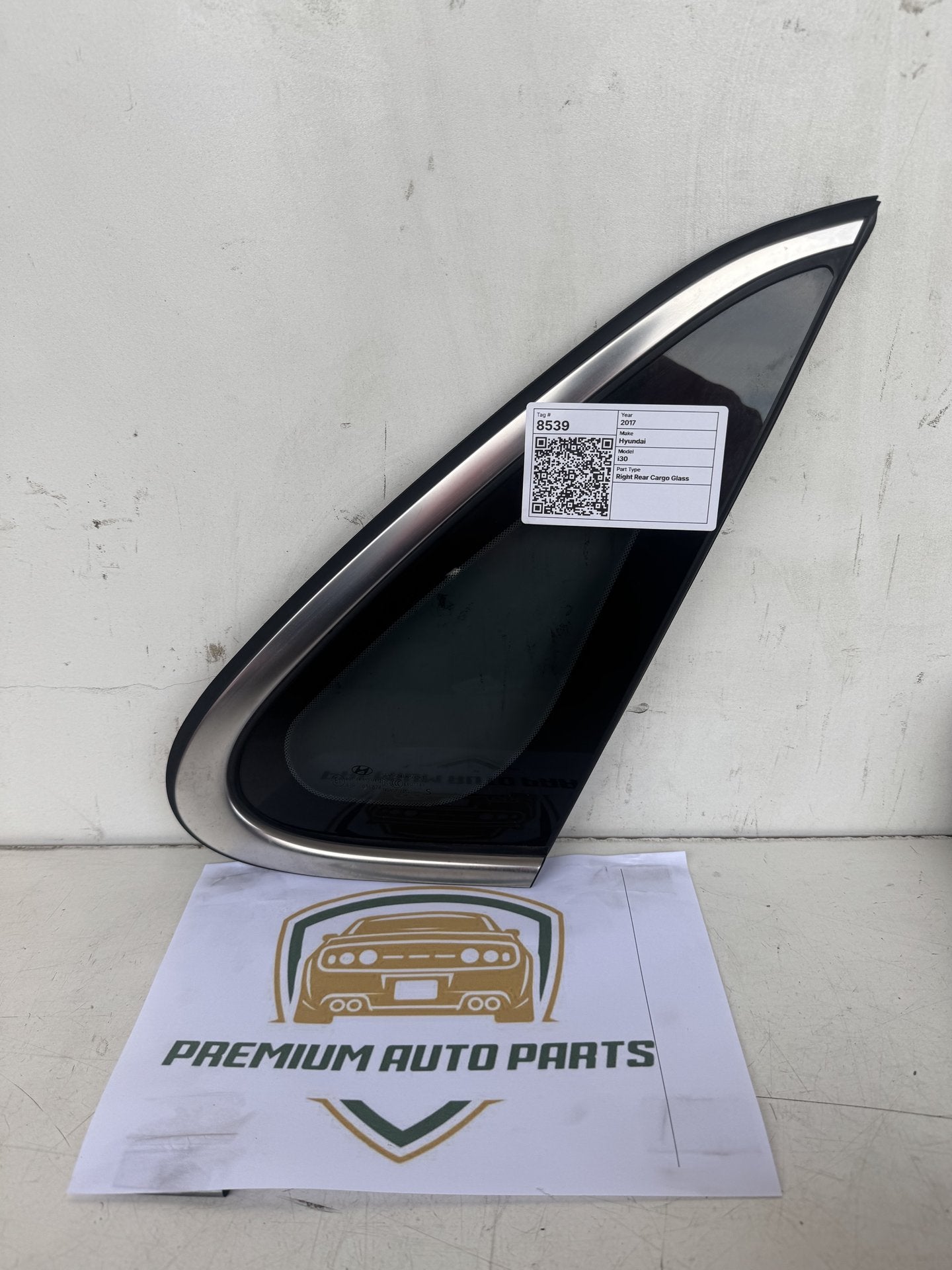 2017 Hyundai i30 Hatchback Right Rear Cargo Glass