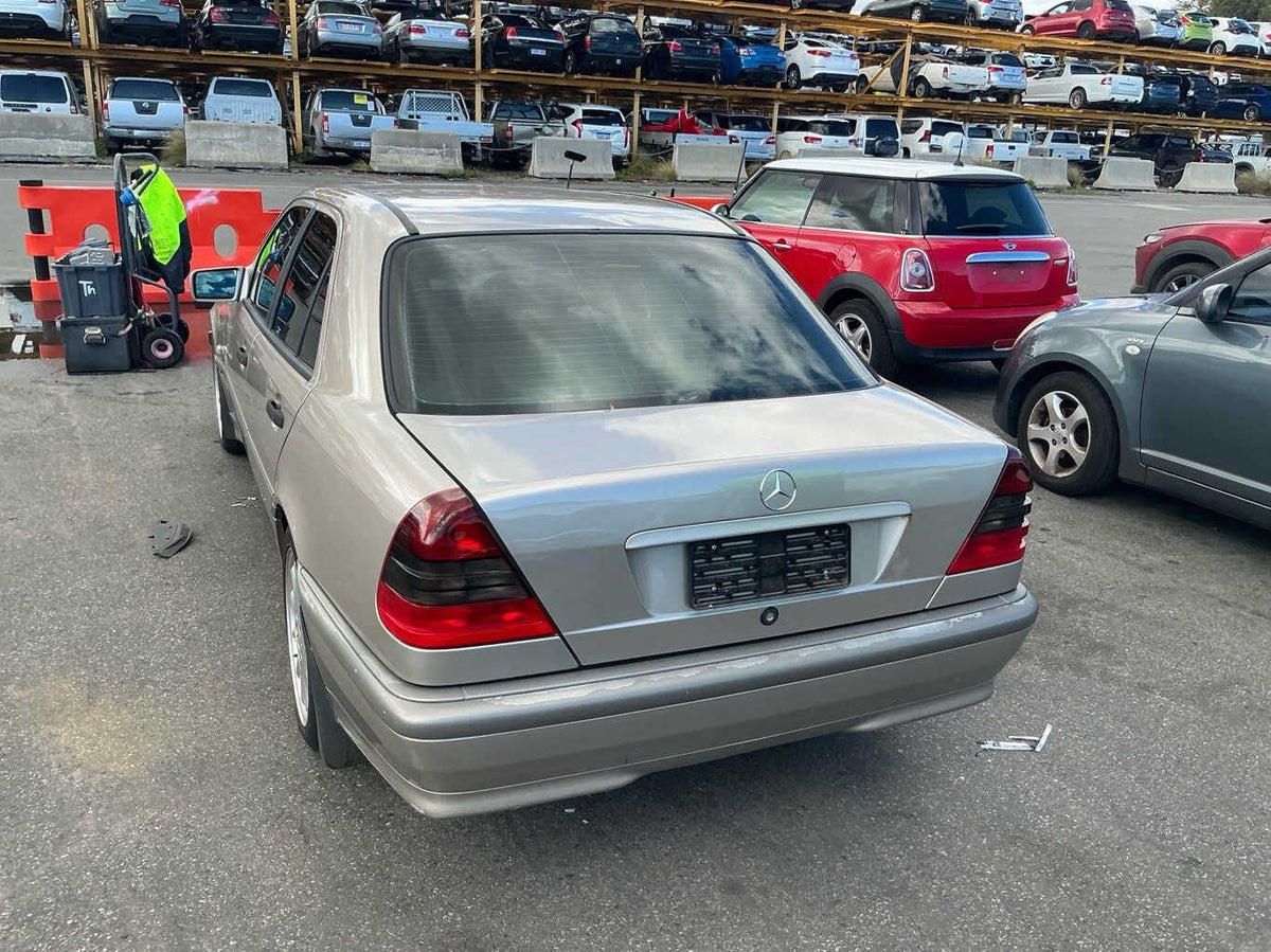 2000 Mercedes-Benz C-Class