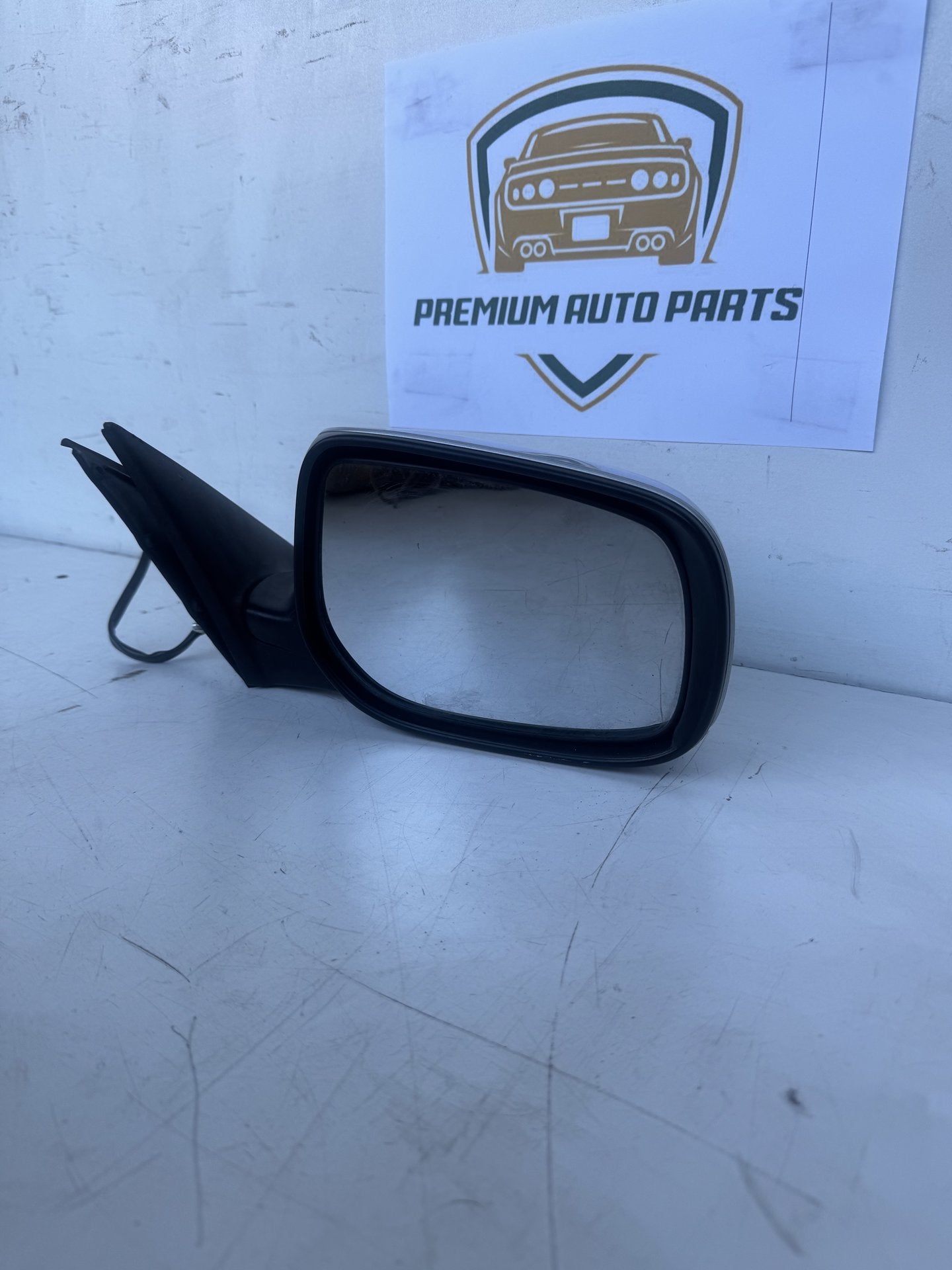 2010  XV40 Right Door Mirror