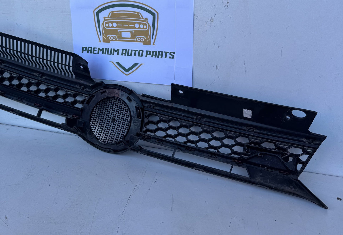 2010  MK6 - 5K Bumper Grille