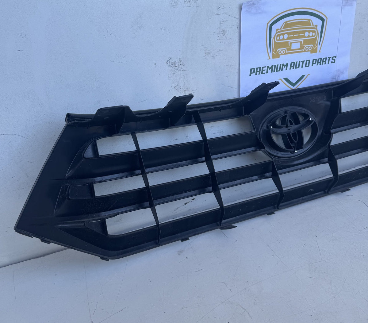 2007-2014 Toyota Kluger U40 SUV Grille 53111-48110