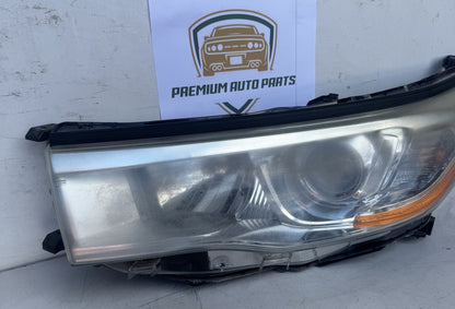 2015  U50 Left Headlight