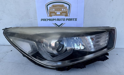 2018   Right Headlight