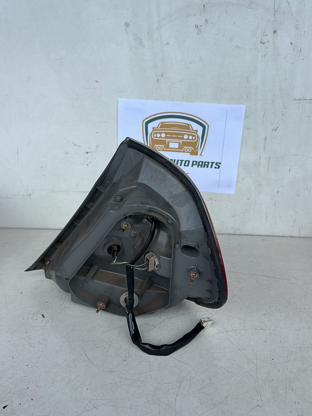 2005 Toyota Camry Sedan Left Taillight