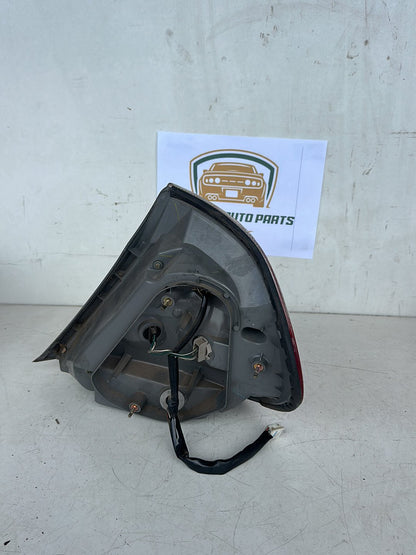 2005 Toyota Camry Sedan Left Taillight
