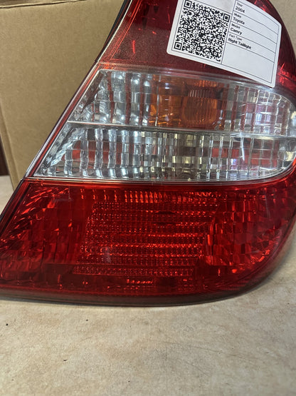 2004 Toyota Camry Sedan Right Taillight 841402